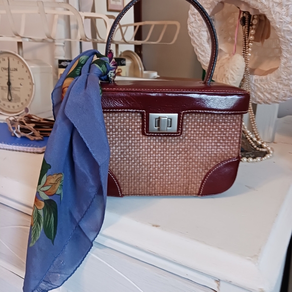 Kenneth Cole Basket Bag - Picture 4 of 10